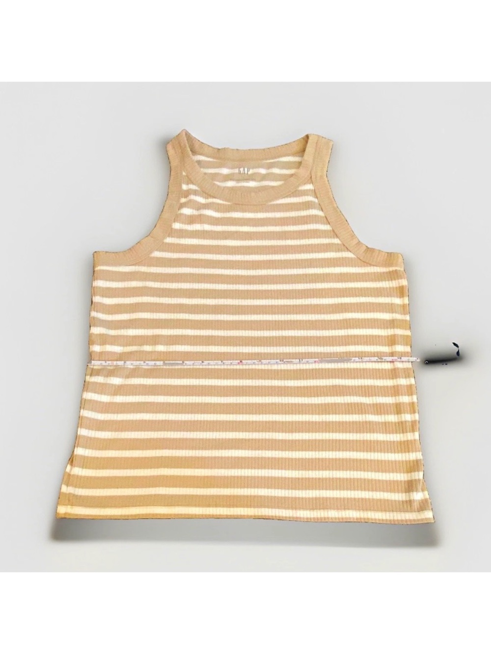 Women’s Gap Size Lg ribbed rank top